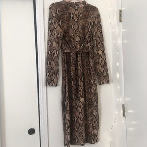 ☽ brown snake skin maxi dress with slits.
